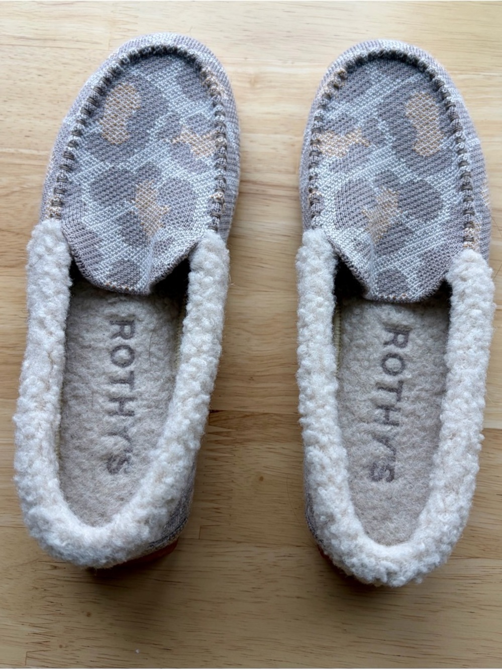 Rothy's The Slipper in Cozy Cat (Women's Leopard-Print Slip-Ons in Taupe/Cream)